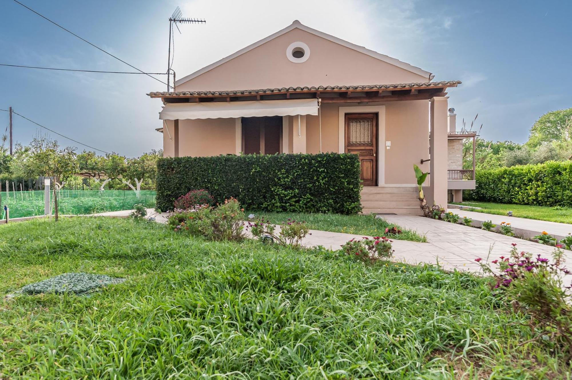 Small Garden By Studio Spyros Канони Экстерьер фото